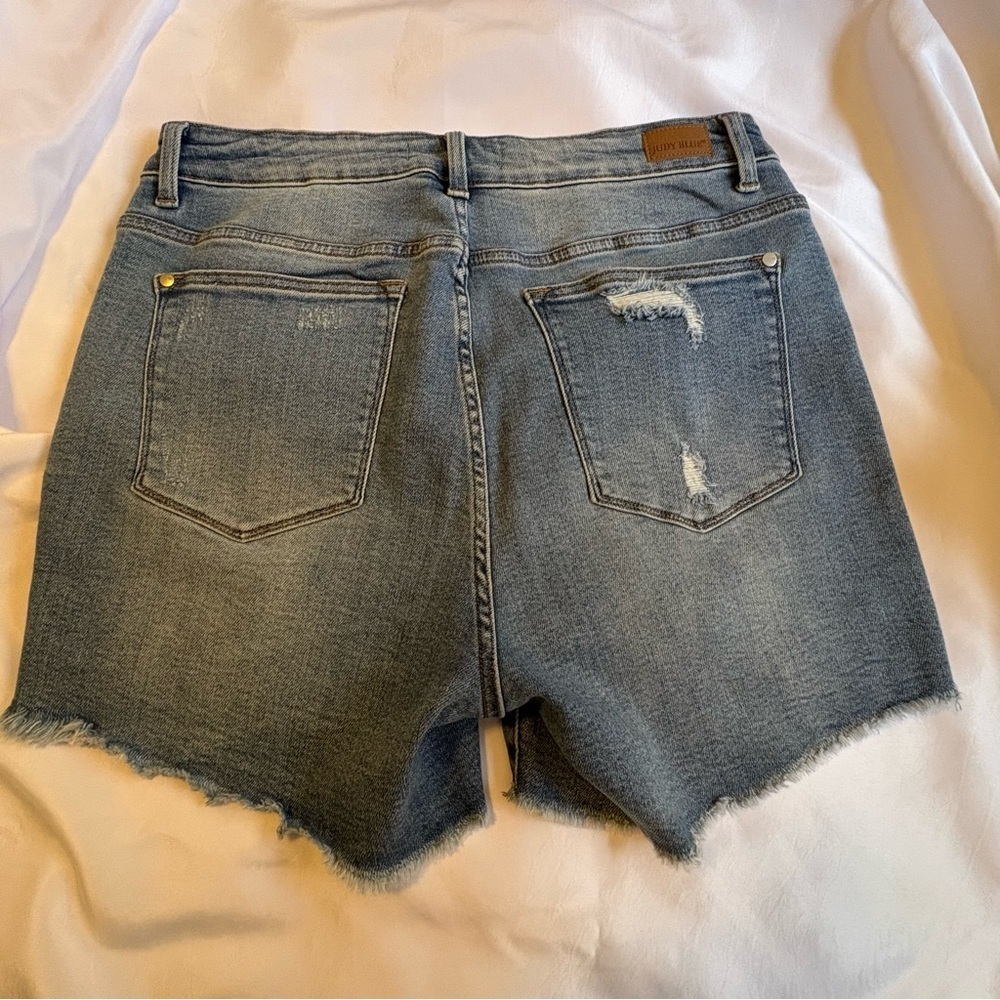 NWOT Judy Blue 1XL Blue Distressed Jean Shorts - Picture 9 of 9